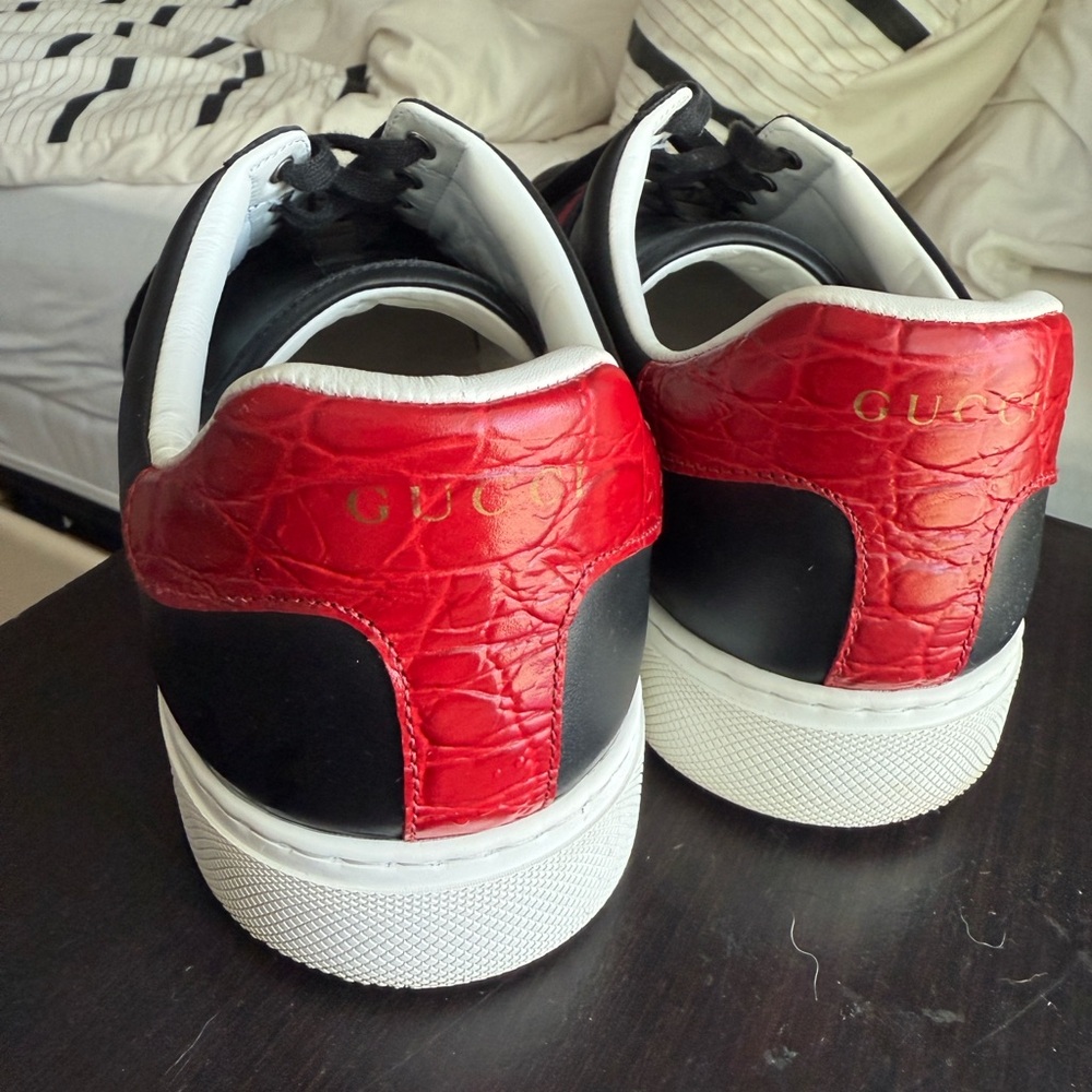 Gucci Men's Black Sneakers with Red and Blue Stripes - Picture 4 of 4